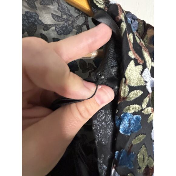 Modcloth Velvet Dress XS Floral Black Faux Wrap Burnout V Neck Knee Length New - Picture 12 of 16